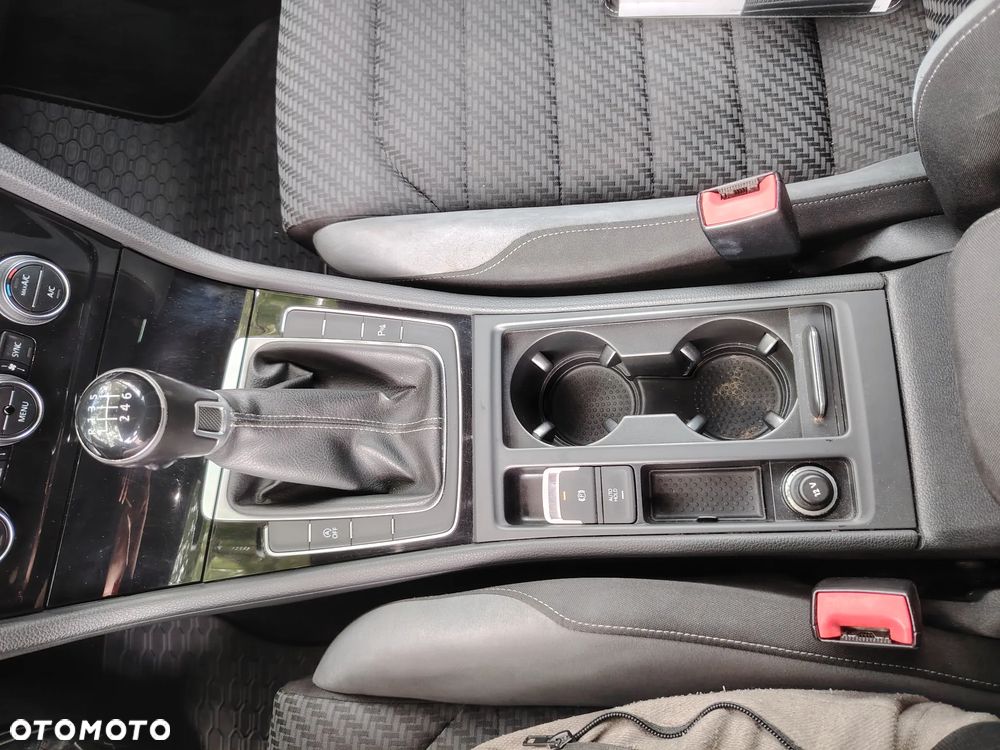 Volkswagen Golf - 19