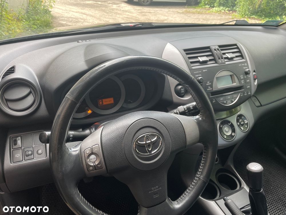 Toyota RAV4 2.0 VVT-i Premium - 9