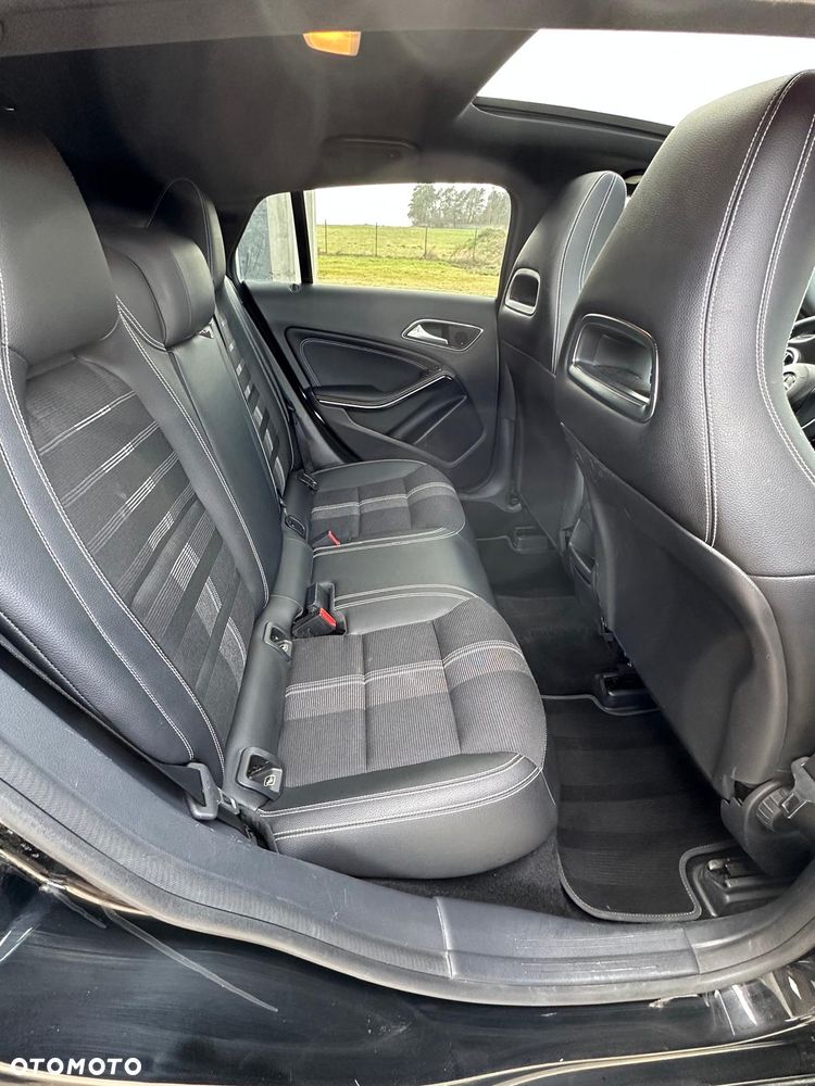 Mercedes-Benz CLA 220 d 7G-DCT - 23