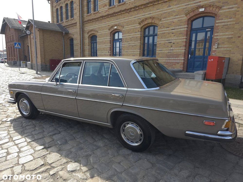 Mercedes-Benz 280 - 11