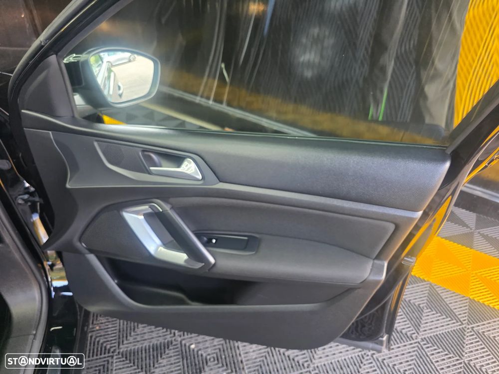 Peugeot 308 1.5 BlueHDi Style - 31