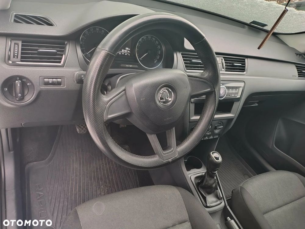 Skoda RAPID 1.4 TDI DPF Active - 10