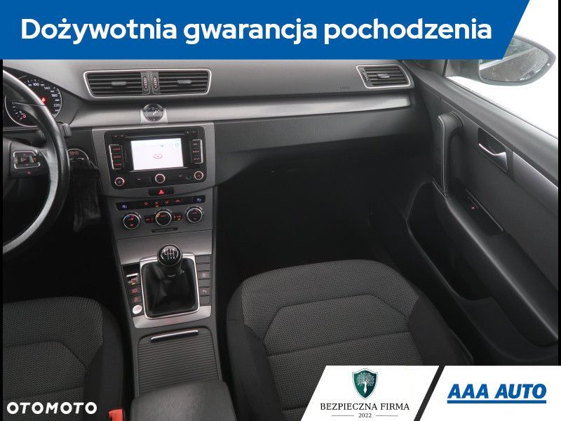 Volkswagen Passat - 9