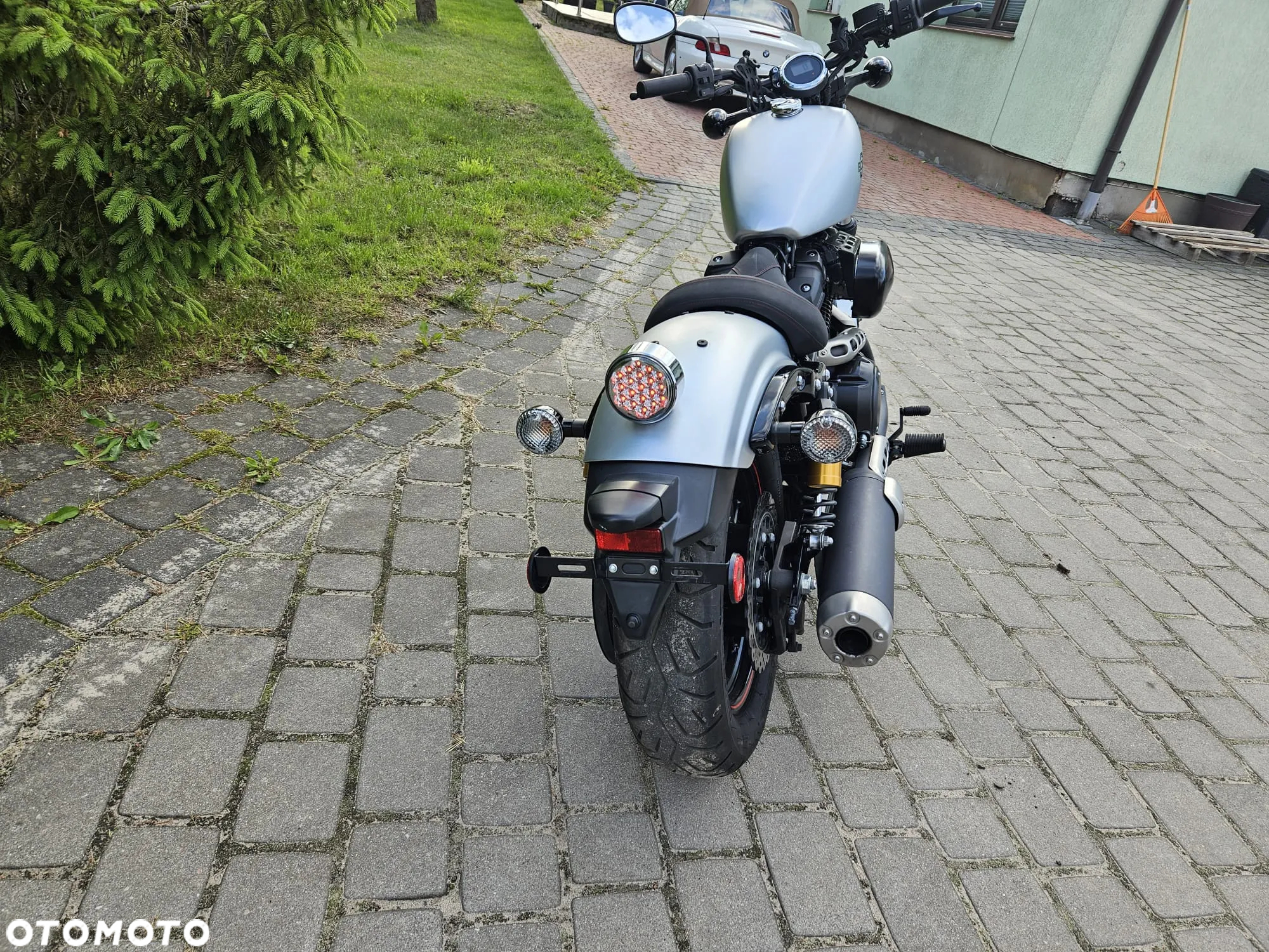 Yamaha XVS - 6