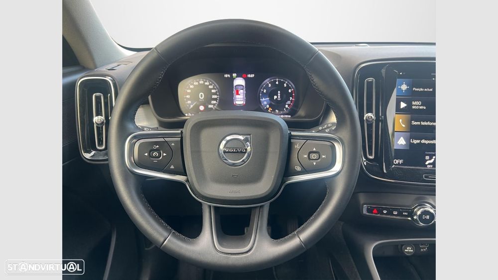 Volvo XC 40 1.5 T3 Momentum Geartronic - 11