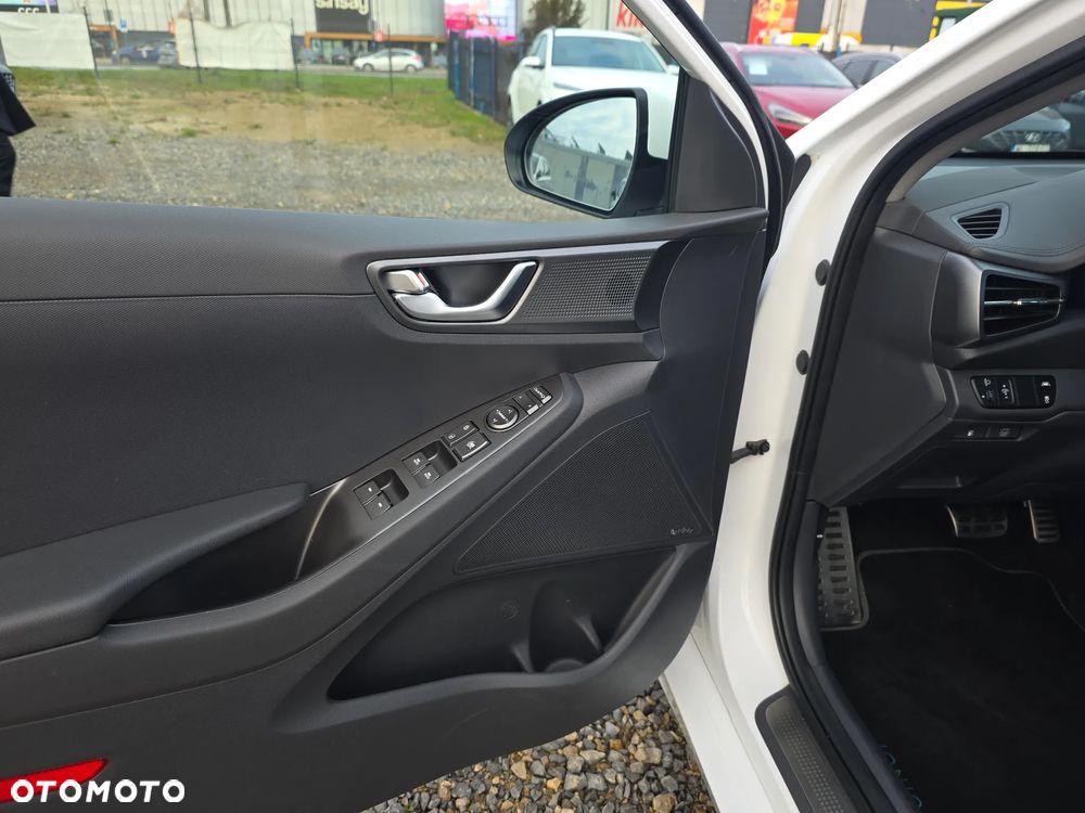 Hyundai IONIQ hybrid Premium - 10