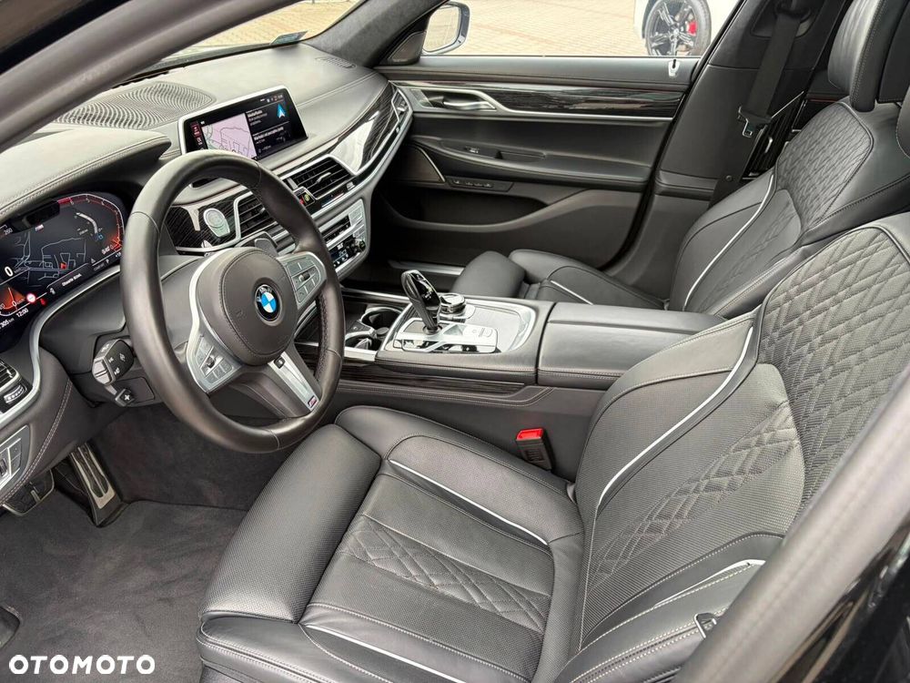 BMW Seria 7 750i xDrive sport - 13