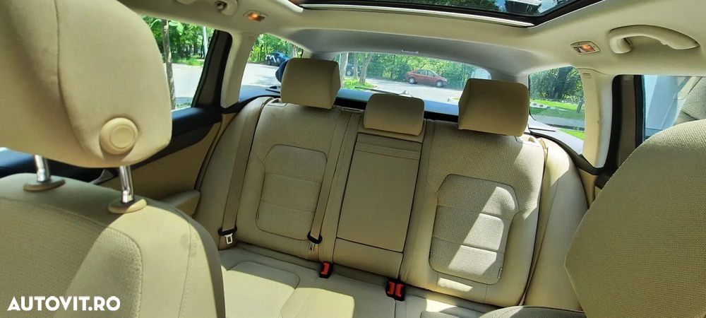 Volkswagen Passat Variant 1.8 TSI Highline DSG - 12