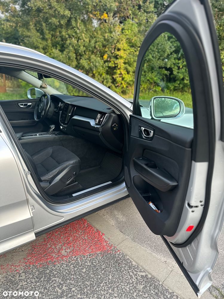 Volvo XC 60 D4 AWD Momentum - 9