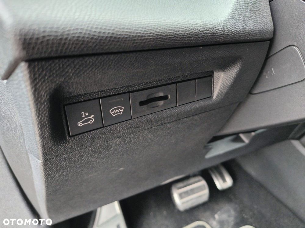 Peugeot 408 1.2 PureTech GT S&S EAT8 - 13