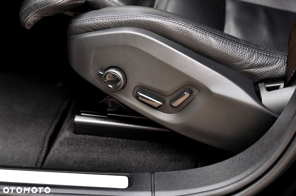 Volvo XC 60 B4 D Geartronic RDesign - 16