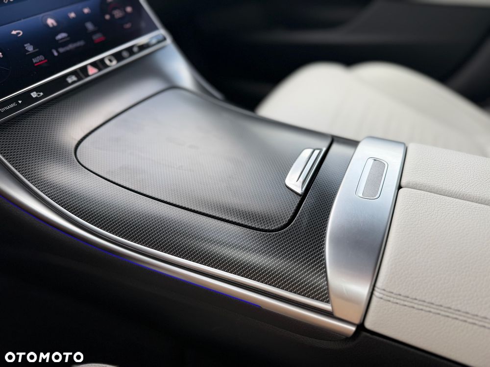 Mercedes-Benz Klasa C 200 mHEV 4-Matic AMG - 40