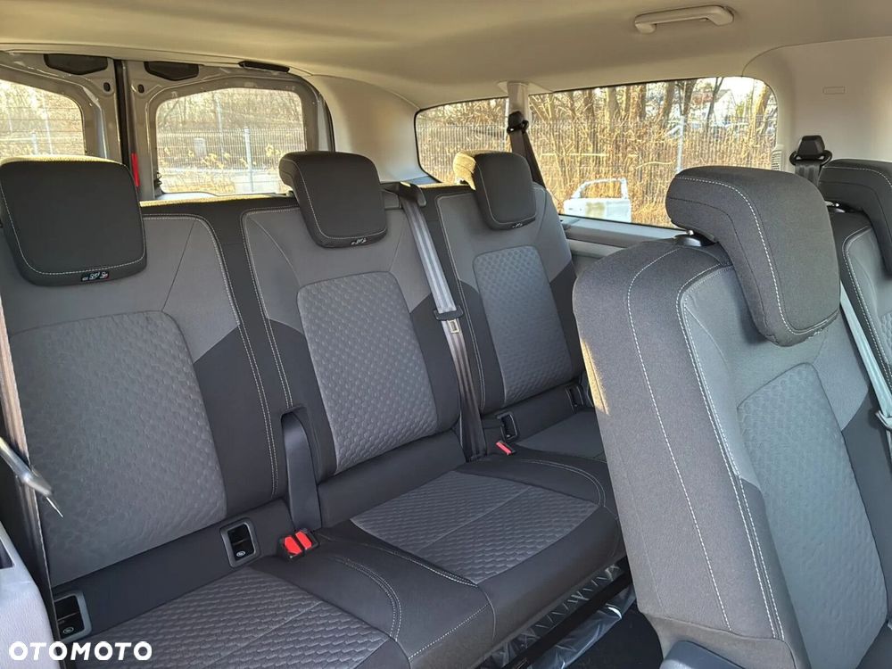 Volkswagen Caravelle - 19