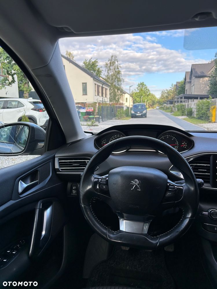 Peugeot 308 1.6 e-HDi Allure S&S - 9