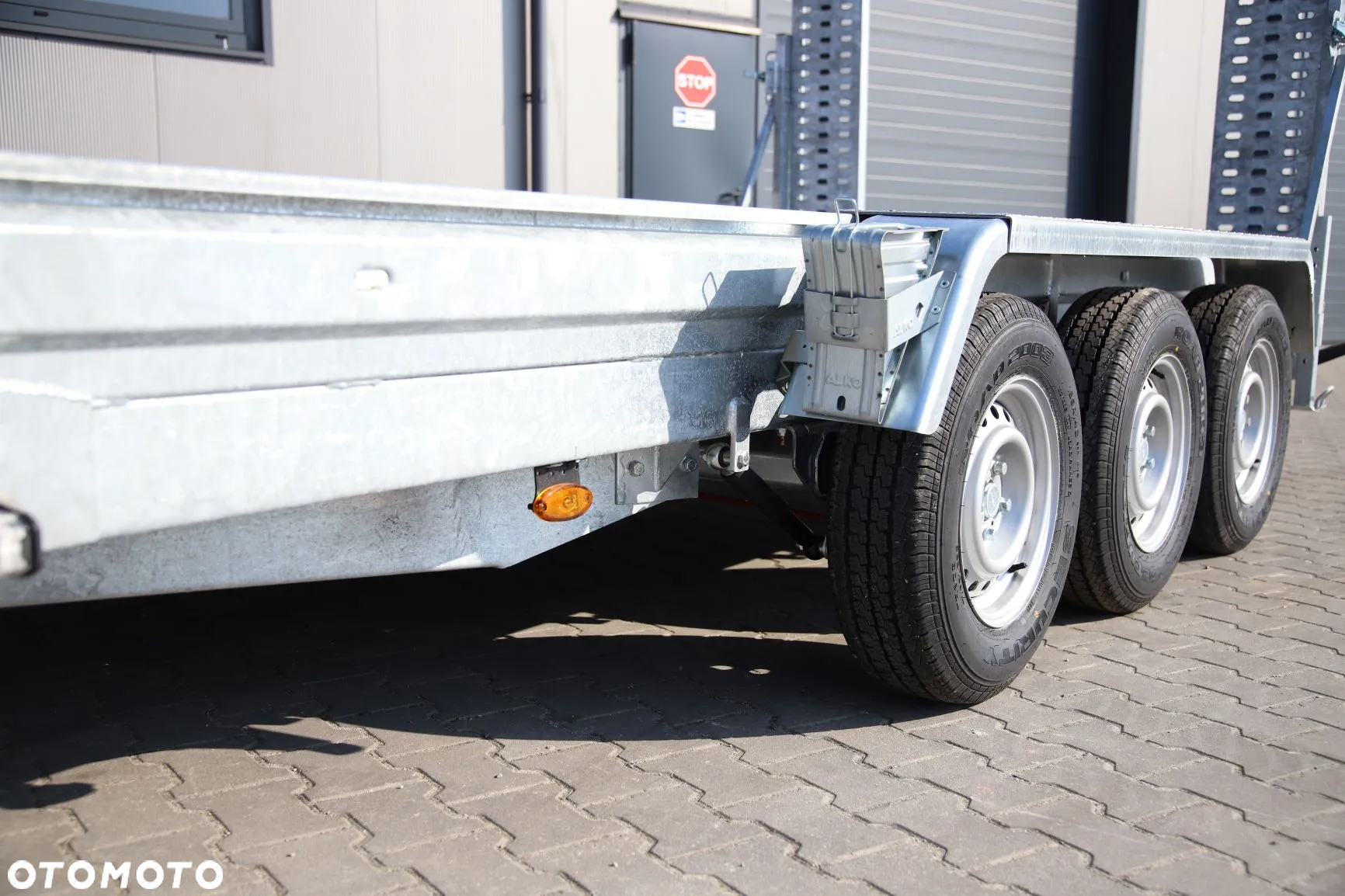 Niewiadów Przyczepa pod minikoparkę/sprzęt budowlany 450x190x25cm Podjazdy 2m stal 3 OSIE DMC 3500kg BARDZO MOCNA!!! - 11