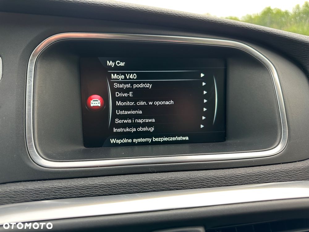 Volvo V40 D2 Momentum - 23