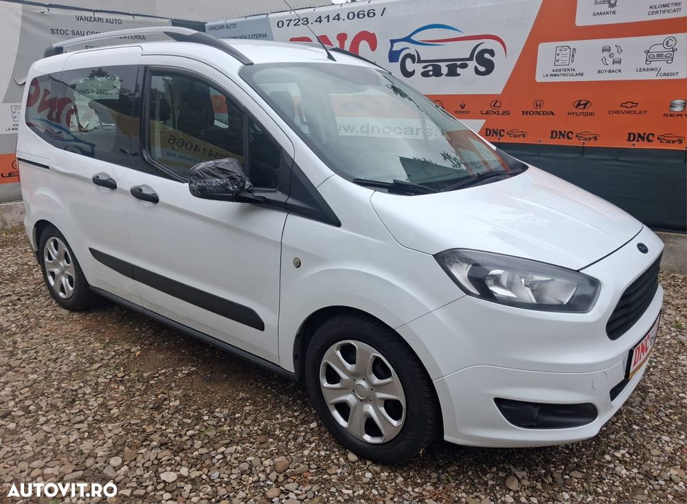 Ford Tourneo Courier 1.5 TDCi S&S Ambiente - 12