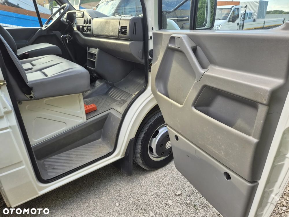Volkswagen LT46 2.5TDi 109KM/ Skrzynia +kufer/ - 9