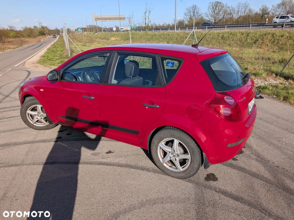 Kia Ceed 1.6 Crdi Comfort - 3