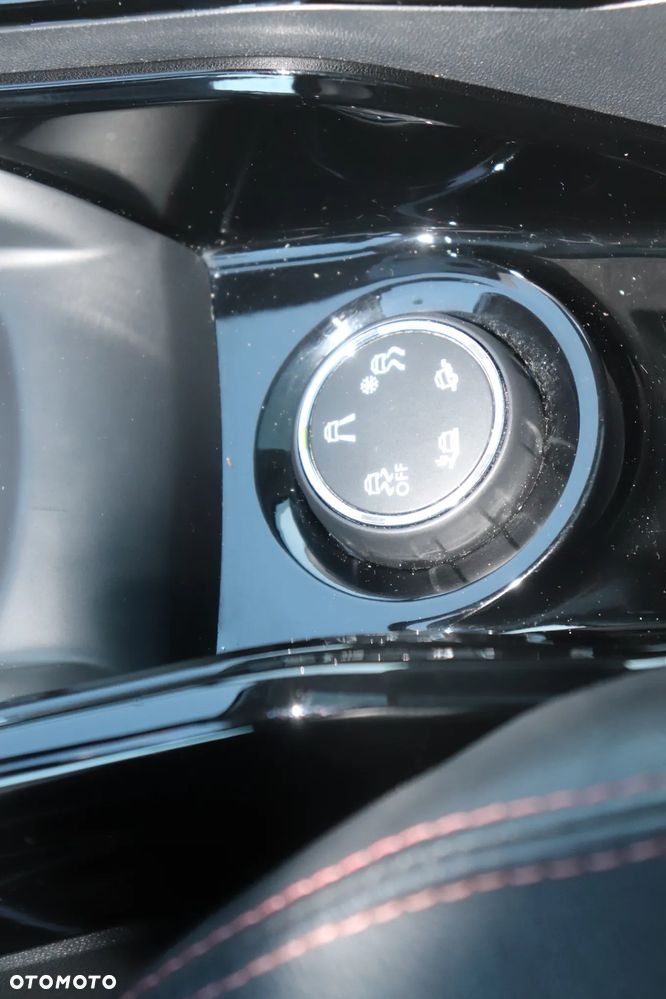 Peugeot 2008 PureTech 130 EAT8 GT Exclusive - 36