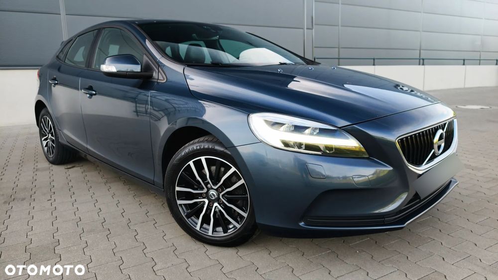 Volvo V40 D3 Momentum - 1