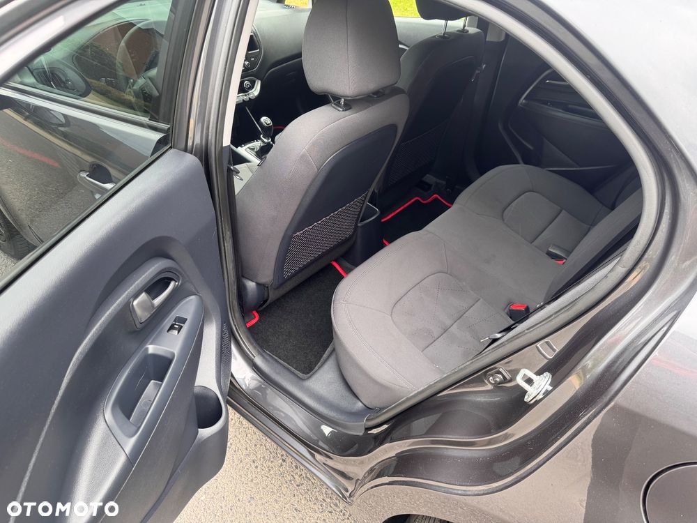 Kia Rio 1.4 Fifa World Cup Edition - 10