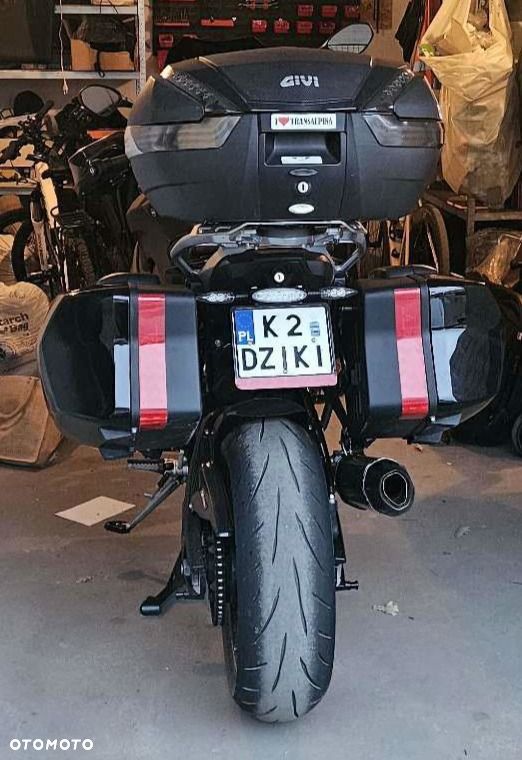 BMW XR - 9