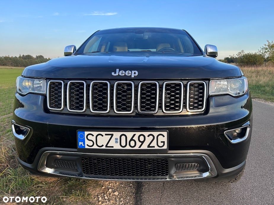 Jeep Grand Cherokee - 23