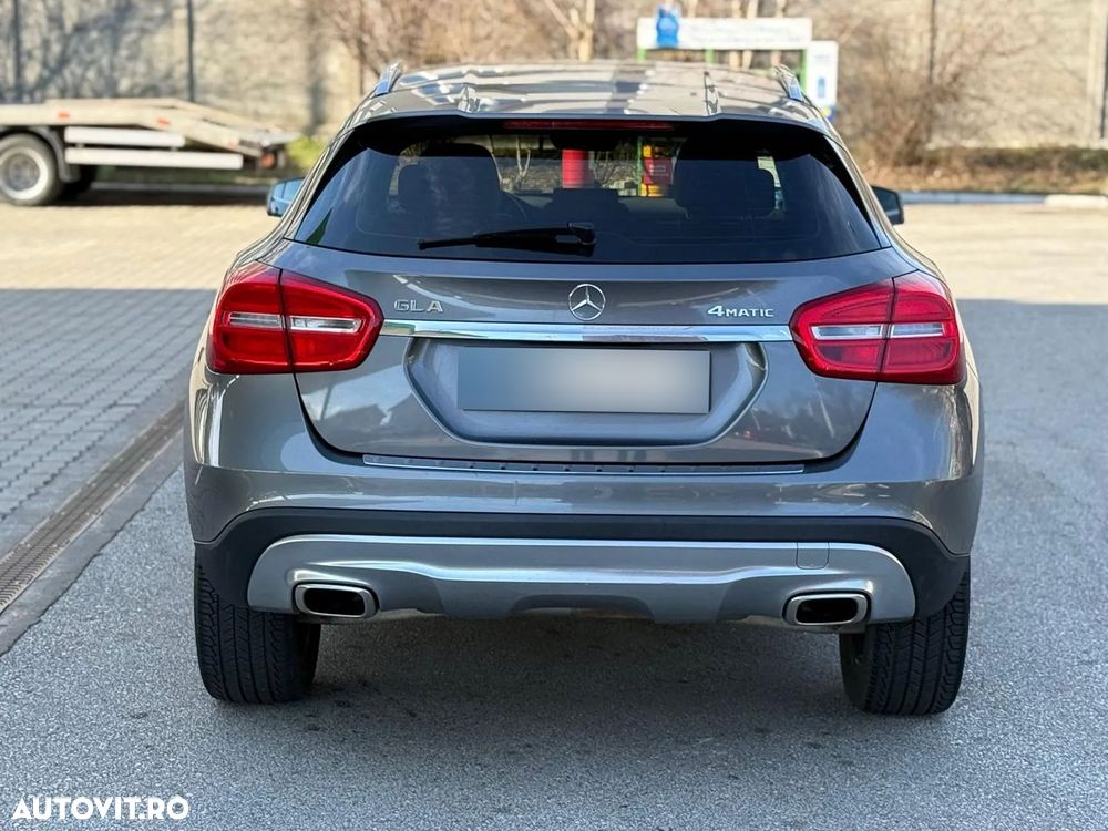 Mercedes-Benz GLA 200 d 4MATIC Aut. - 9