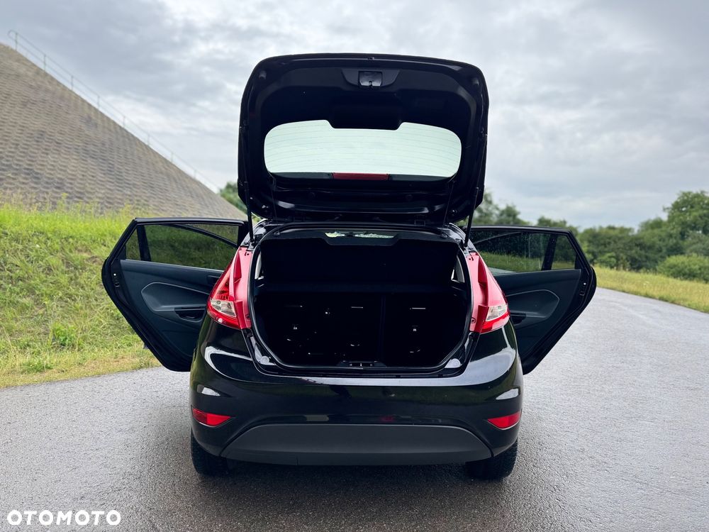 Ford Fiesta 1.25 Champions Edition - 17