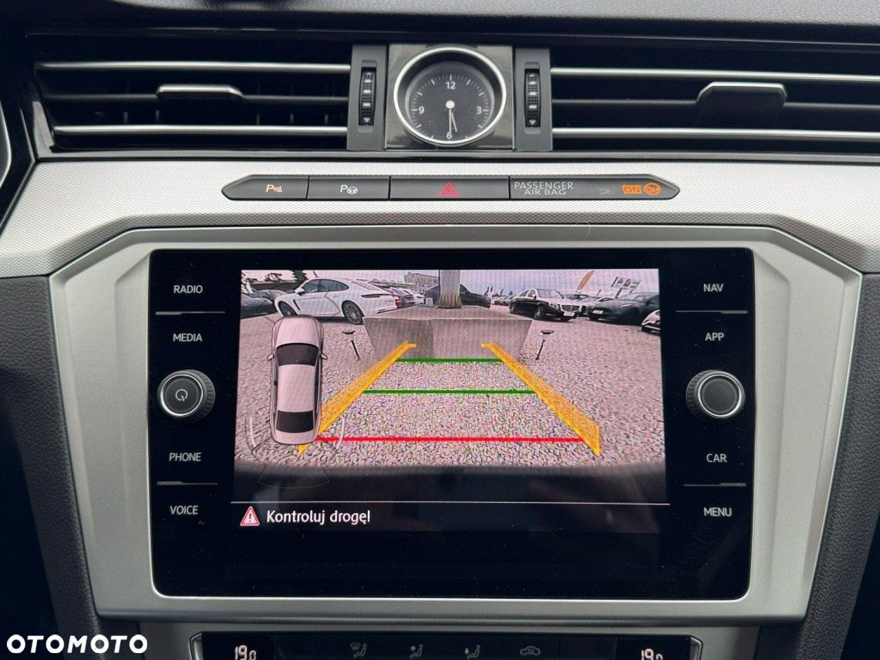 Volkswagen Passat - 17