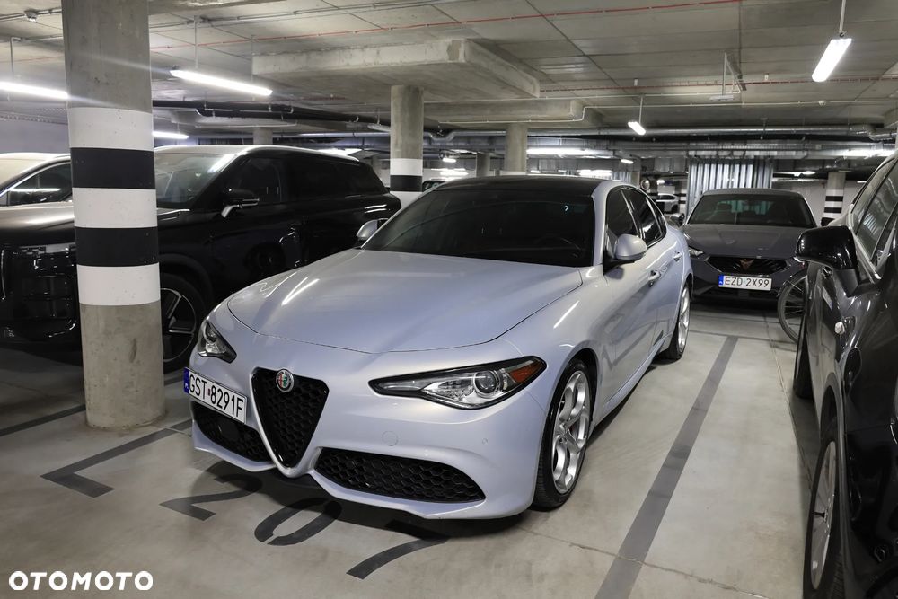 Alfa Romeo Giulia 2.0 Turbo 16V AT8 Veloce - 10