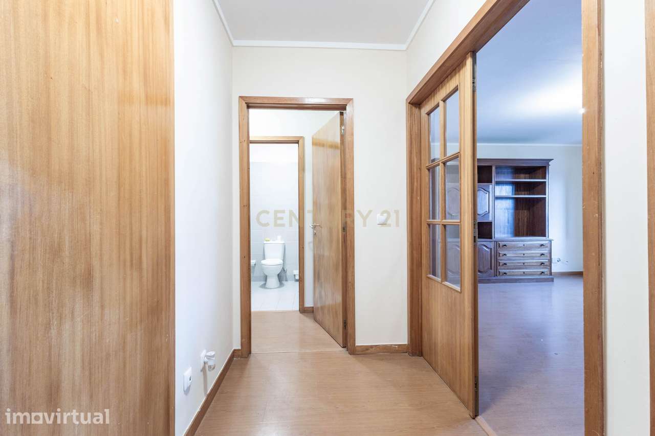 Conforto e Funcionalidade: T2 com Garagem em Ermesinde - Grande imagem: 2/41