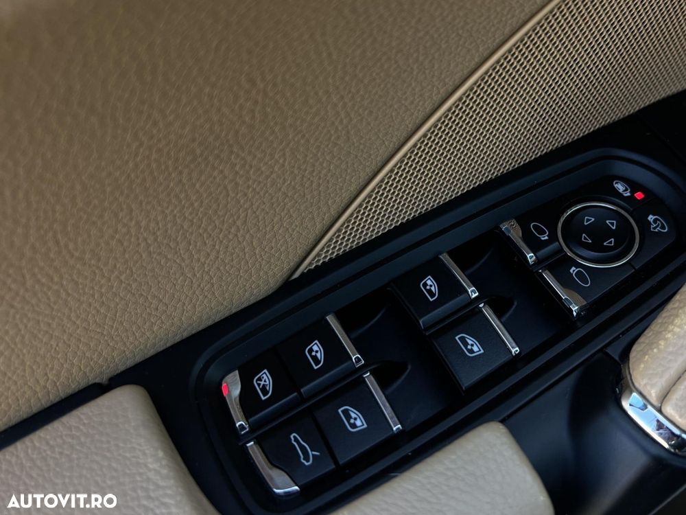 PORSCHE Cayenne 2016 — imagine 52