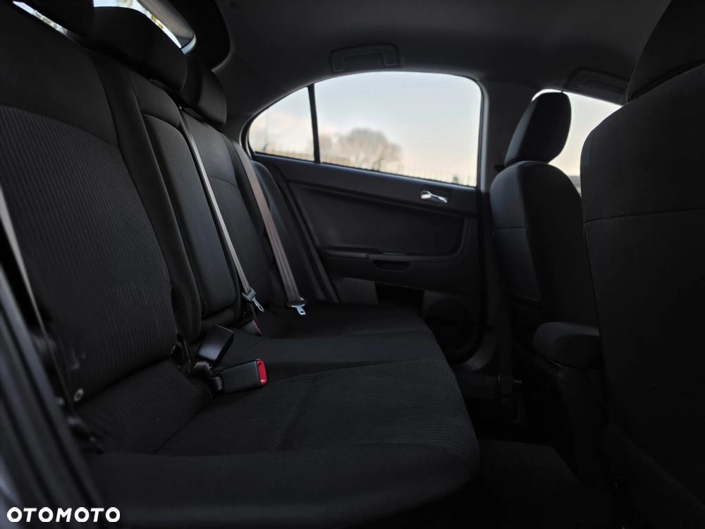 Mitsubishi Lancer - 18