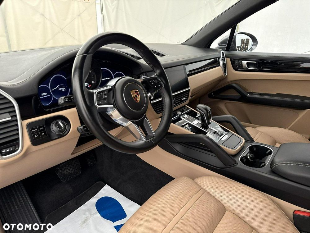 Porsche Cayenne - 13