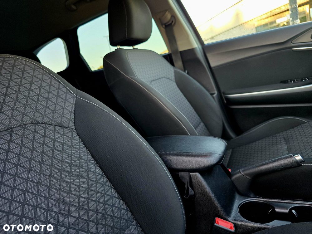 Kia Ceed 1.4 L - 14