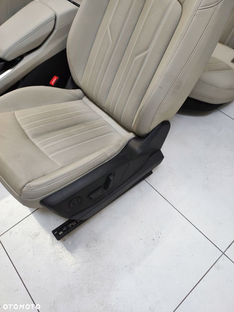 wnętrze fotele kanapa boczki tapicerka tunel środkowy eu audi q8 e-tron - 4