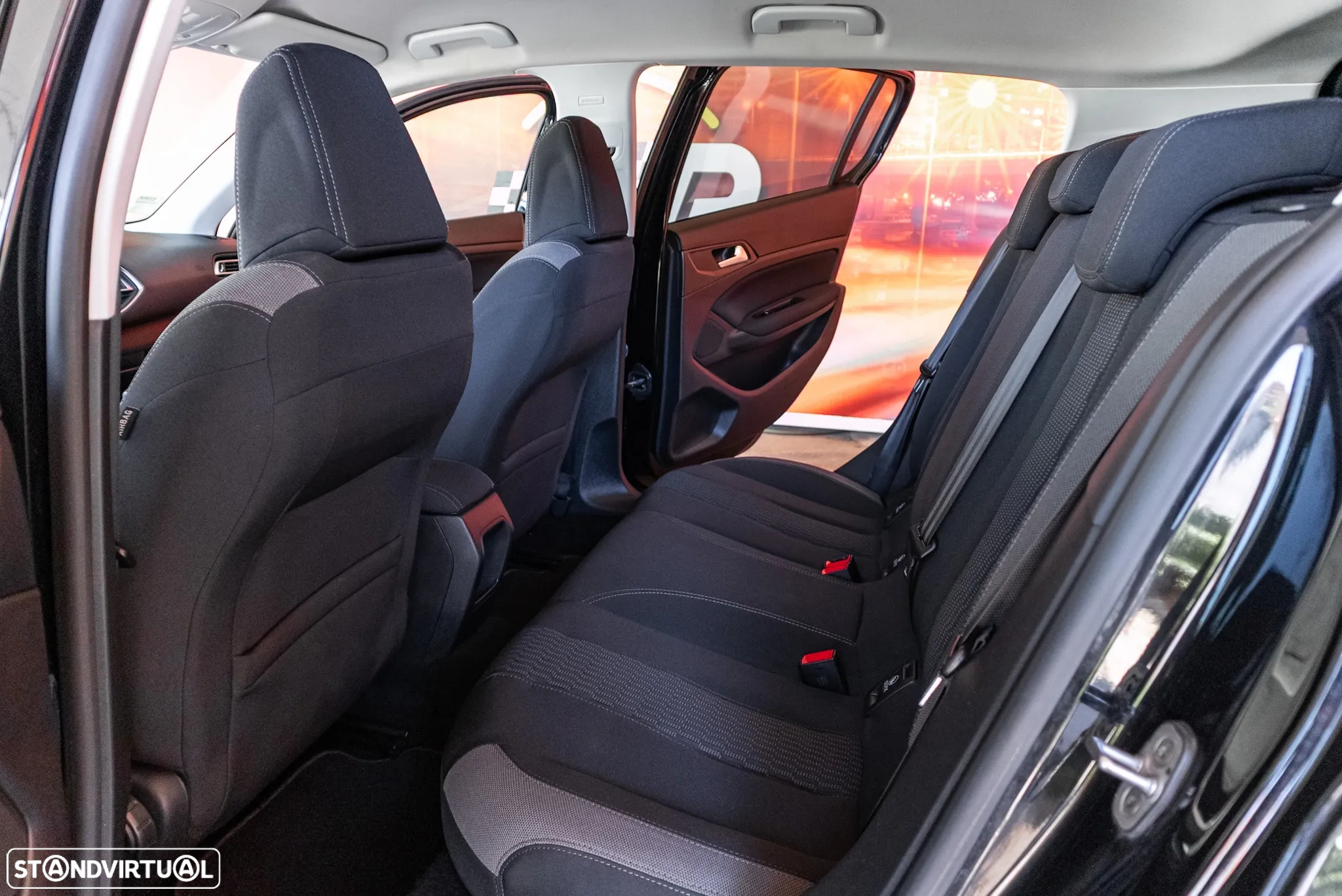 Peugeot 308 1.6 BlueHDi Style - 18