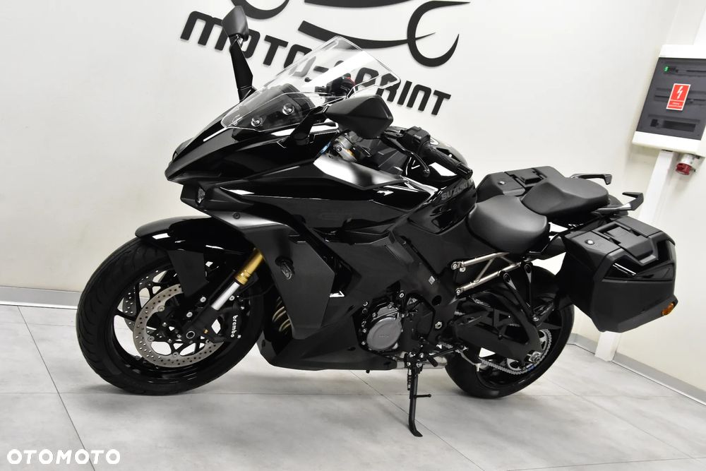 Suzuki GSX - 8