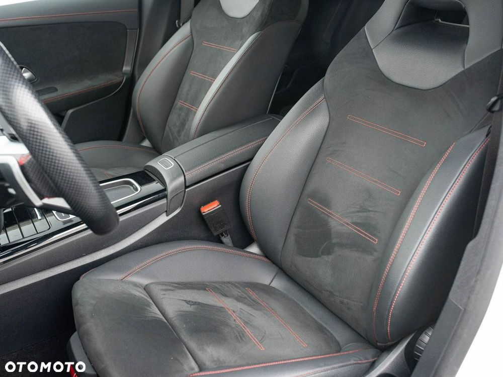 Mercedes-Benz CLA 200 mHEV AMG Line 7G-DCT - 12