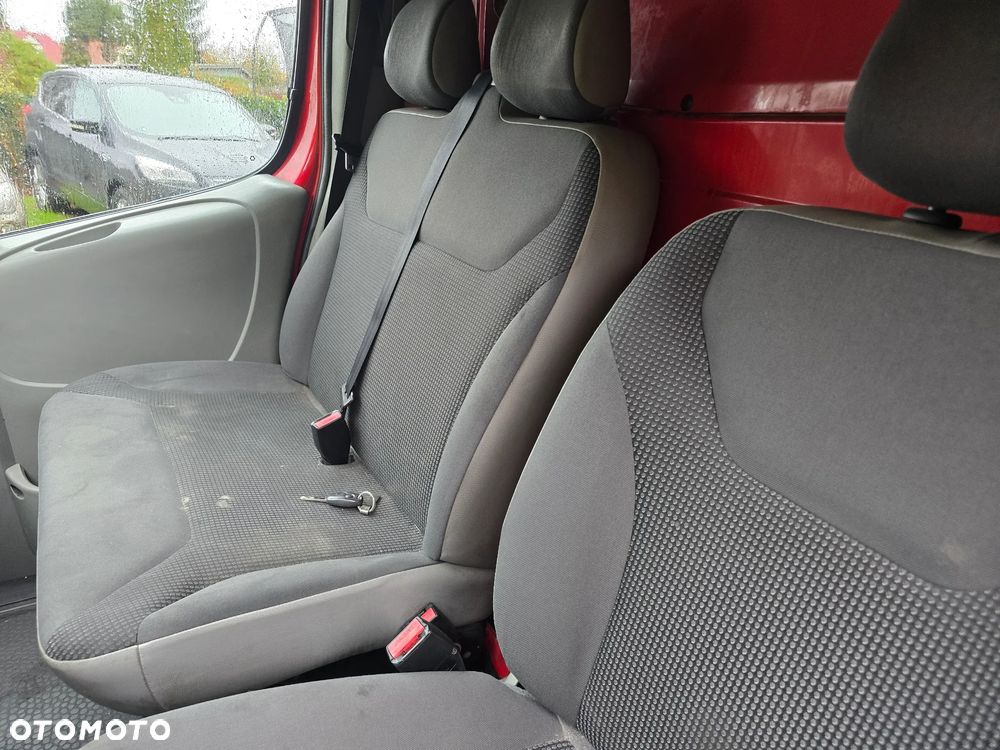 Opel Vivaro - 11