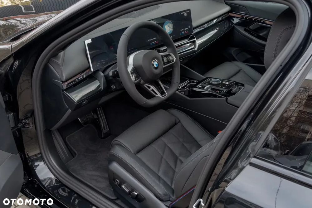 BMW Seria 5 520i mHEV M Sport - 17