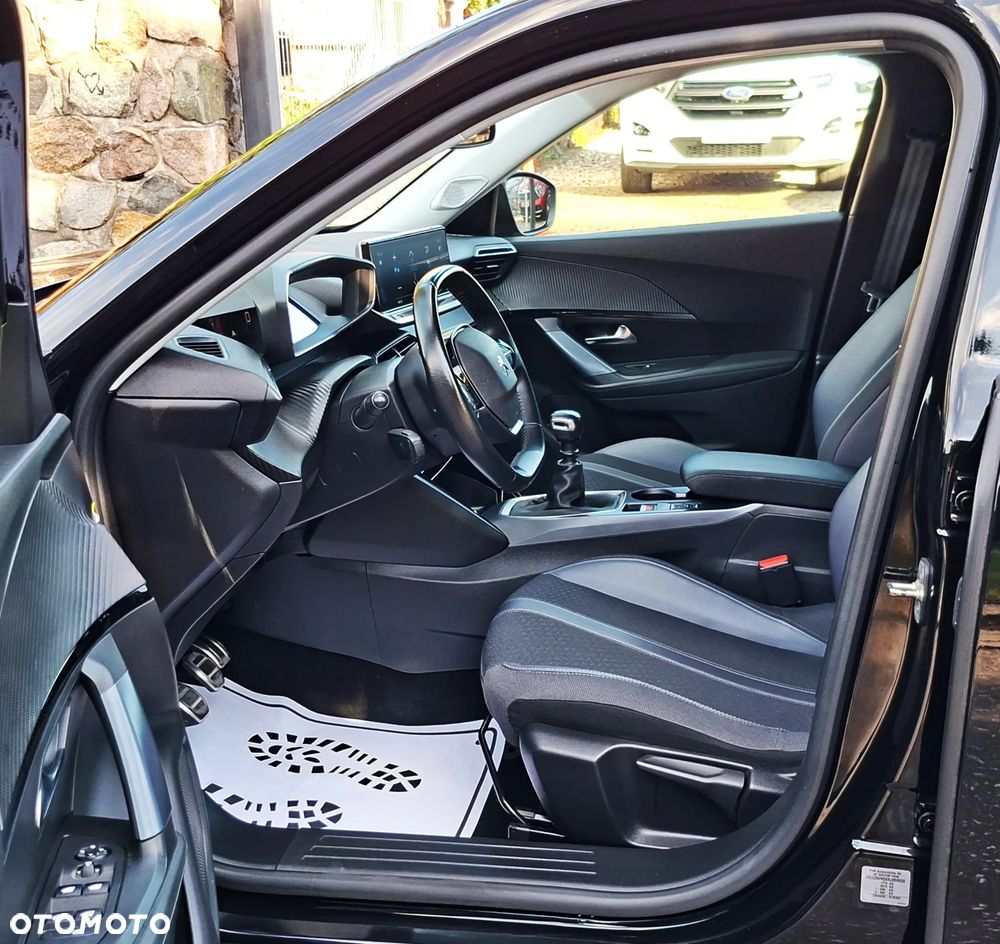Peugeot 2008 1.2 PureTech Allure Pack S&S - 18
