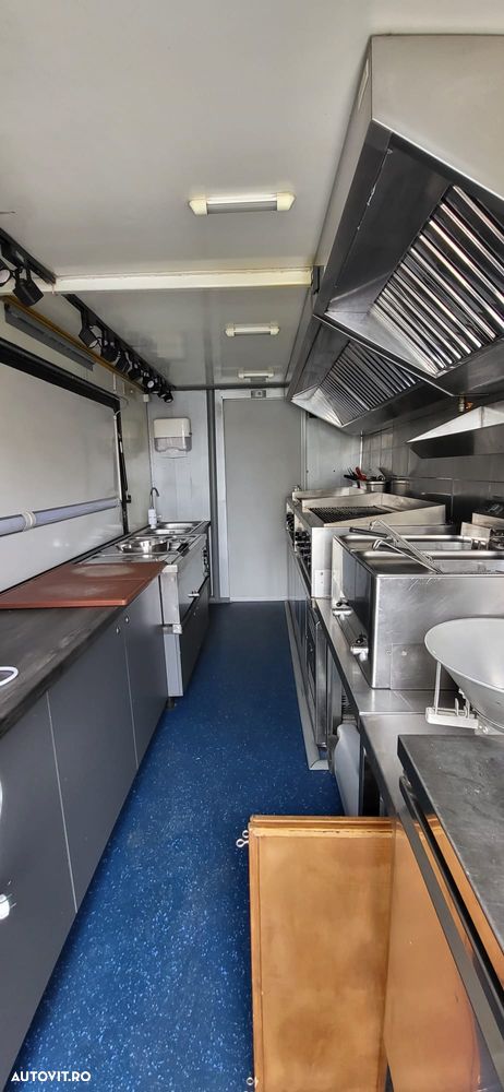 Mercedes-Benz Sprinter - 4