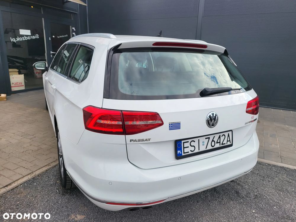 Volkswagen Passat Variant 2.0 TDI SCR 4Motion DSG Highline - 28