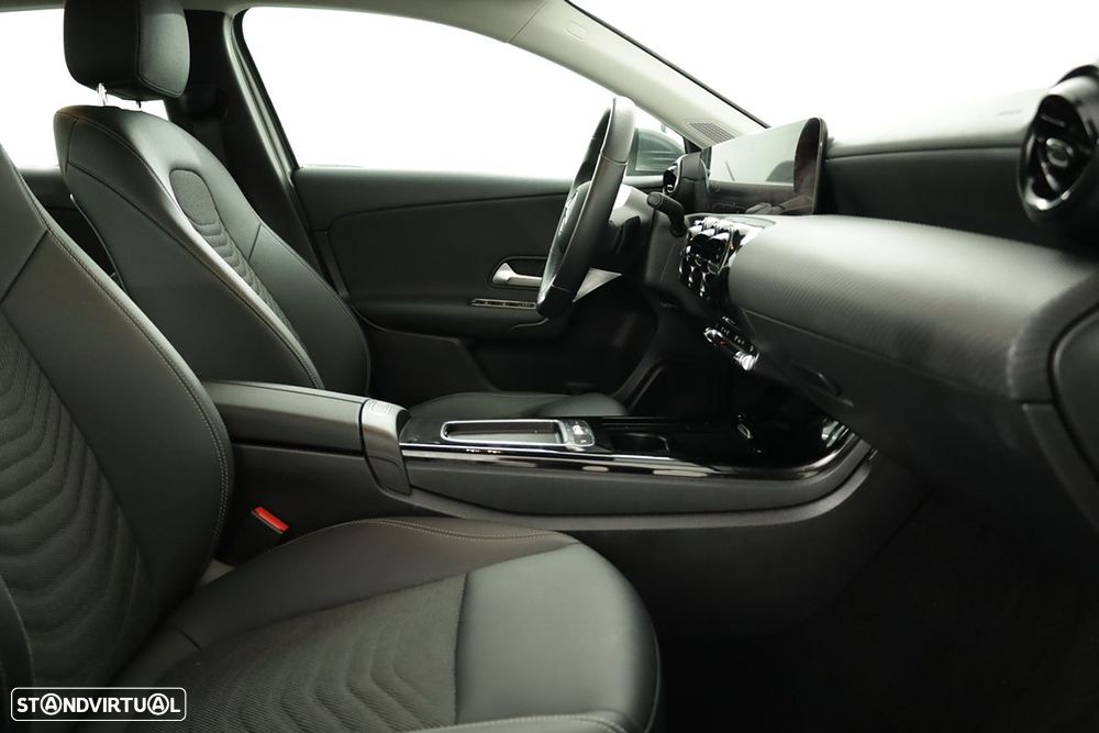 Mercedes-Benz A 200 Standard - 21