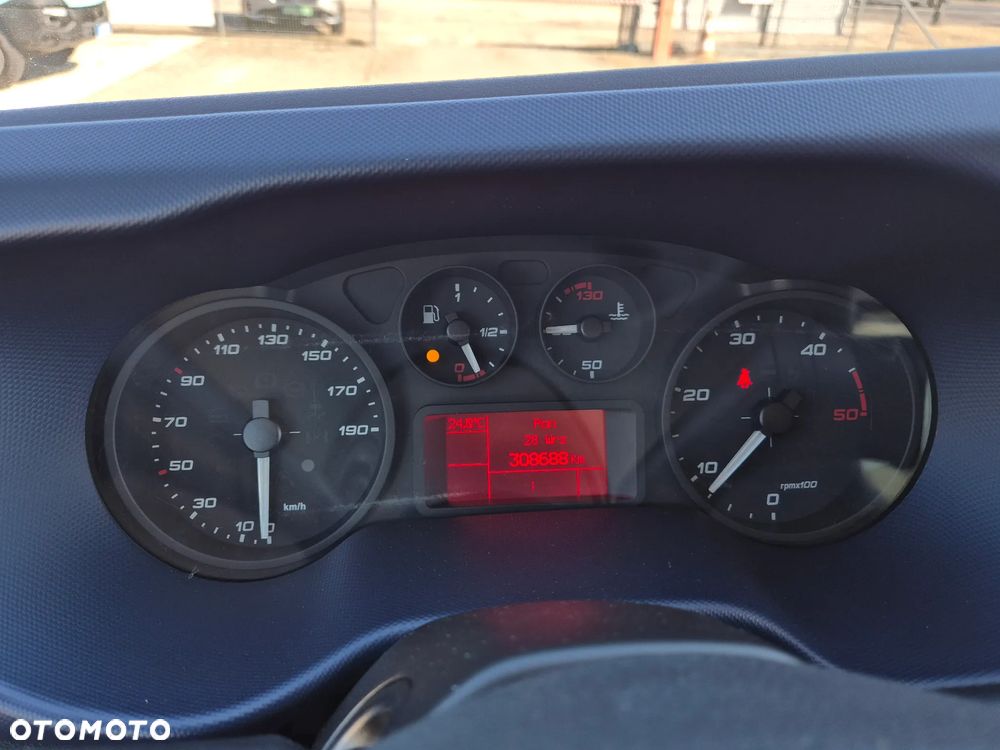 Iveco Daily 35C16, firana, kontener 8PAL, Winda 750KG, klimatyzacja, bliźniaki - 14