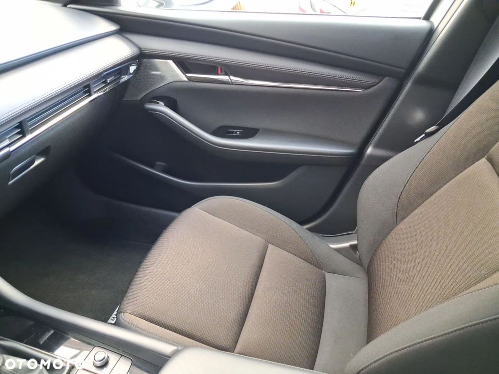 Mazda 3 2.0 mHEV Hikari - 29