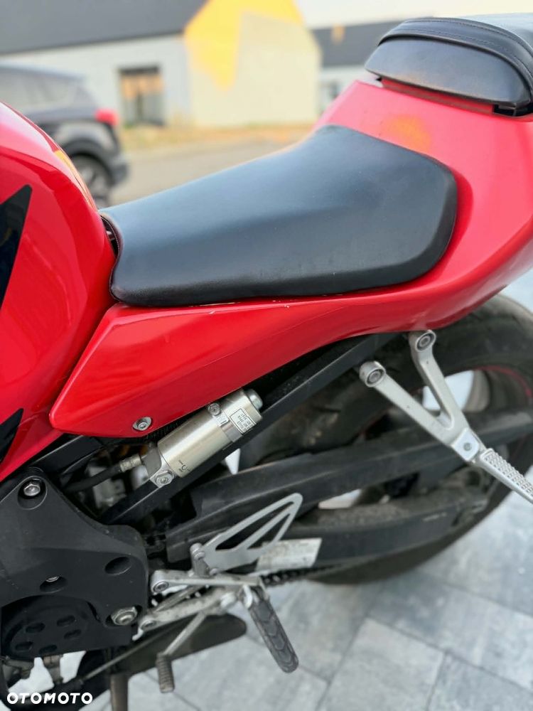 Honda CBR - 13